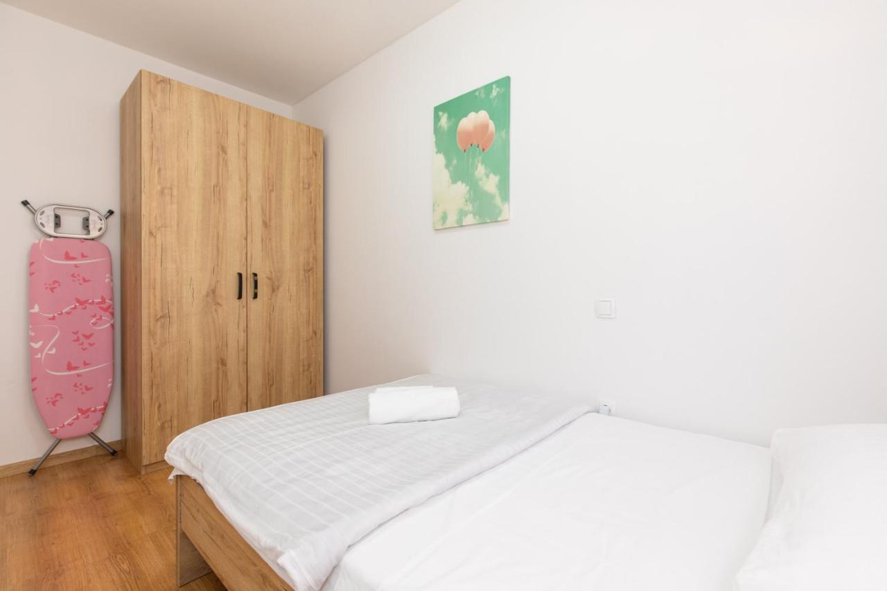 Apartment Julijana クルク エクステリア 写真