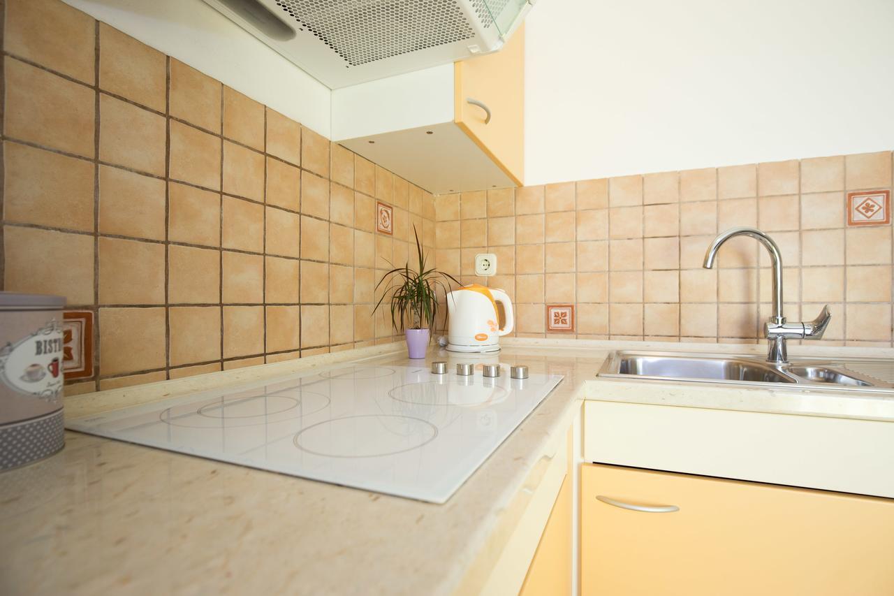 Apartment Julijana クルク エクステリア 写真